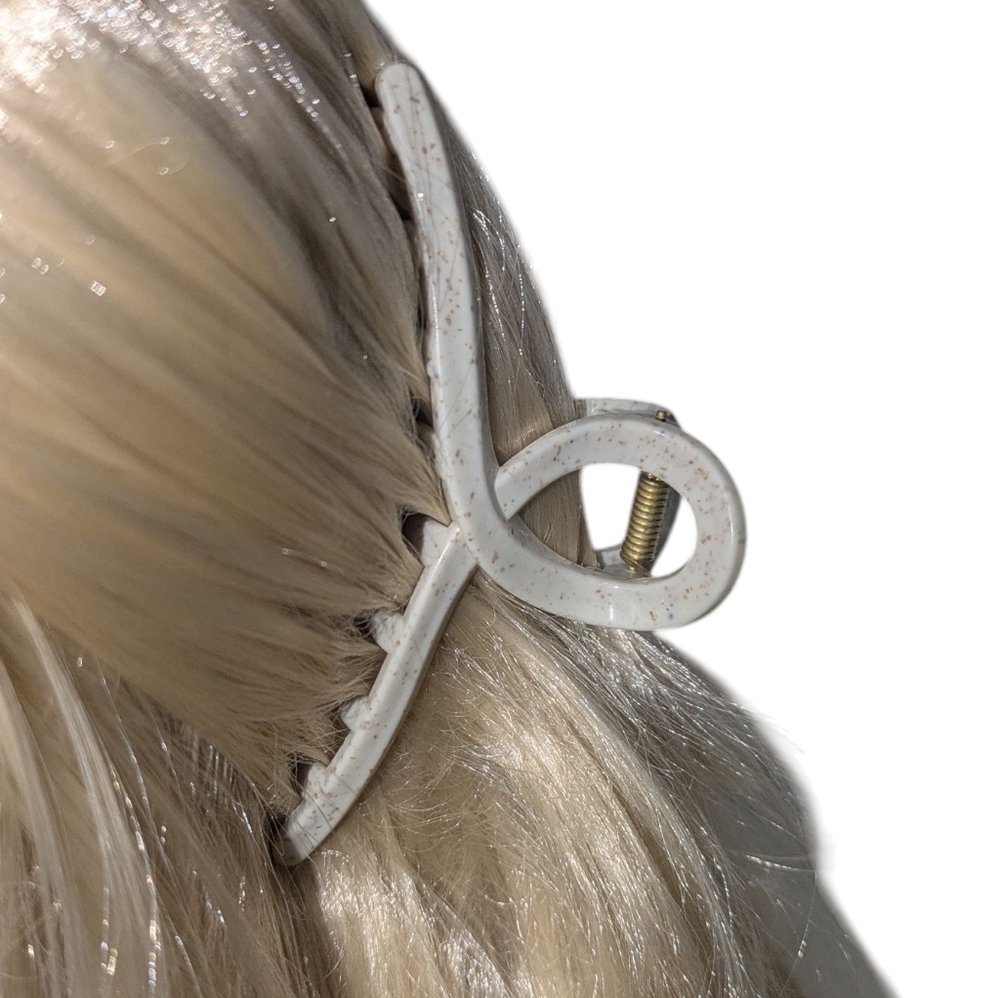 🍁 3/$15 Eco Friendly Claw Hair Clip